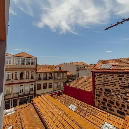 Downtown Modern With Terrace By Vacationy *