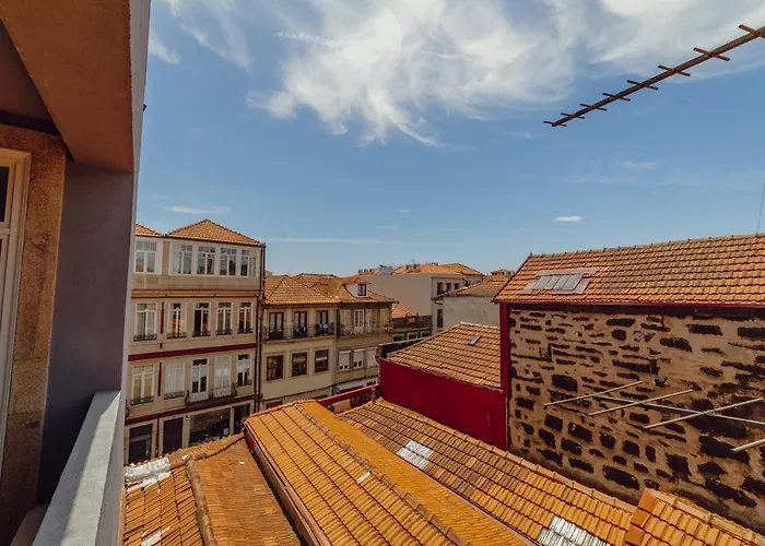 Downtown Modern With Terrace By Vacationy *