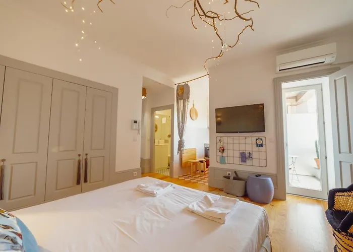 Downtown Modern With Terrace By Vacationy Oporto