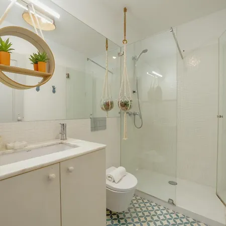 Downtown Modern With Terrace By Vacationy * Oporto