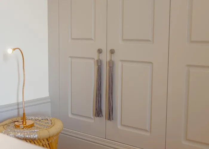 Downtown Modern With Terrace By Vacationy * Πόρτο